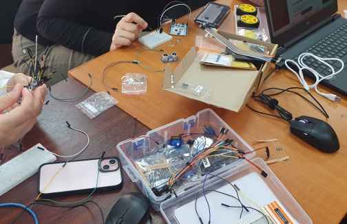 Să construim roboți